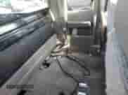 1998 GMC Sierra 1500 z VIN 1GTEC19M2WE513447, wystawiony jako Copart lot #87942755 z przebiegiem 209 492 mil mil oraz Szkoda całkowita • Salvage title. Historia ofert i sprzedaży dostępna na DreamBid. Obrazek 10.