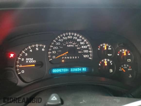 2006 GMC Sierra 1500 SLT with VIN 2GTEK13Z061354212, listed as a Copart auction lot 86314035 with 228,654 mi miles and Clean title. Bid and sale history available at DreamBid. Image 9.