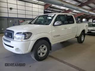 2006 Toyota Tundra SR5 с VIN 5TBDT44116S547179, выставлен на аукционе Copart как лот 84618375 с пробегом 337 583 миль миль и Чистый • Clean title. История ставок и продаж доступна на DreamBid. Изображение 1.