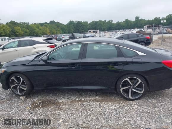 2018 Honda Accord Sport z VIN 1HGCV2F34JA004707, wystawiony jako IAAI lot #42973792 z przebiegiem 94 709 mil mil oraz . Historia ofert i sprzedaży dostępna na DreamBid. Obrazek 14.