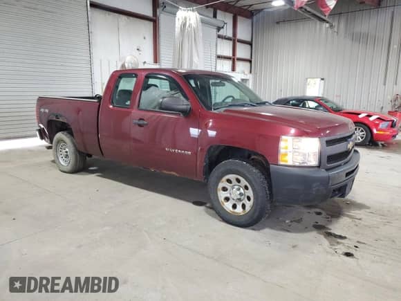 2013 Chevrolet Silverado 1500 Work Truck z VIN 1GCRKPEA4DZ397418, wystawiony jako Copart lot #82654955 z przebiegiem 103 318 mil mil oraz Czysty tytuł • Clean title. Historia ofert i sprzedaży dostępna na DreamBid. Obrazek 4.