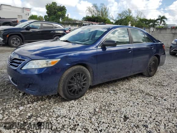 2010 Toyota Camry с VIN 4T1BF3EK0AU516920, выставлен на аукционе Copart как лот 84911445 с пробегом 136 719 миль миль и Списание • Salvage title. История ставок и продаж доступна на DreamBid. Изображение 1.