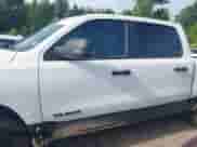 2025 Ram 1500 Rebel z VIN 1C6SRFLP1SN576994, wystawiony jako IAAI lot #42767833 z przebiegiem 26 955 mil mil oraz . Historia ofert i sprzedaży dostępna na DreamBid. Obrazek 14.