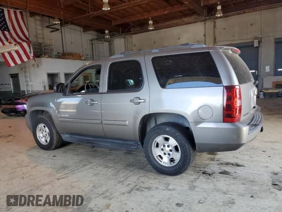 2008 Chevrolet Tahoe LTZ z VIN 1GNFK13068J202277, wystawiony jako Copart lot #84422915 z przebiegiem 233 385 mil mil oraz Czysty tytuł • Clean title. Historia ofert i sprzedaży dostępna na DreamBid. Obrazek 2.