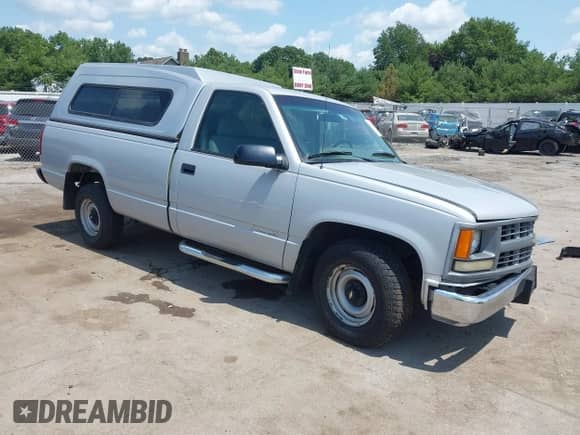 1995 Chevrolet Silverado 1500 z VIN 1GCEC14Z2SZ122630, wystawiony jako IAAI lot #42616231 z przebiegiem Nie podano mil oraz . Historia ofert i sprzedaży dostępna na DreamBid. Obrazek 1.