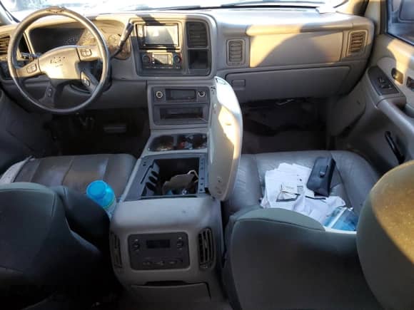 2003 Chevrolet Silverado 1500HD LT с VIN 1GCGC13U43F241300, выставлен на аукционе Copart как лот 79757644 с пробегом 163 860 миль миль и Списание • Salvage title. История ставок и продаж доступна на DreamBid. Изображение 8.
