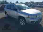 2012 Jeep Compass Sport z VIN 1C4NJDBB0CD621065, wystawiony jako IAAI lot #43342091 z przebiegiem 166 081 mil mil oraz . Historia ofert i sprzedaży dostępna na DreamBid. Obrazek 1.