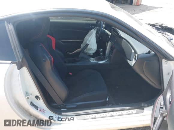 2014 Scion FR-S z VIN JF1ZNAA1XE9709811, wystawiony jako IAAI lot #42542360 z przebiegiem 117 813 mil mil oraz . Historia ofert i sprzedaży dostępna na DreamBid. Obrazek 5.