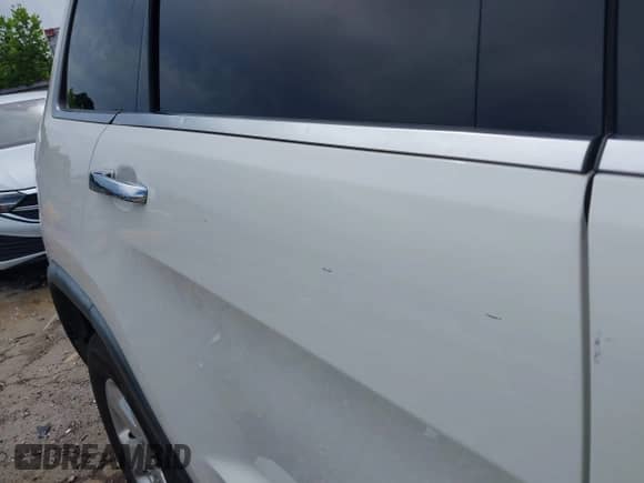 2011 Jeep Grand Cherokee Limited with VIN 1J4RR5GT1BC714774, listed as a IAAI auction lot 42651419 with 142,050 mi miles and . Bid and sale history available at DreamBid. Image 18.