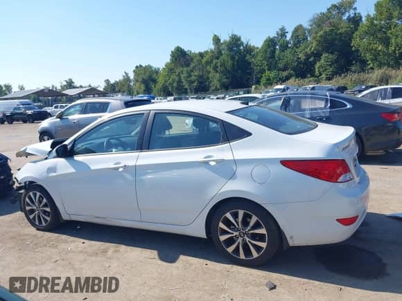 2017 Hyundai Accent SE z VIN KMHCT4AE6HU346821, wystawiony jako IAAI lot #43192026 z przebiegiem 115 969 mil mil oraz . Historia ofert i sprzedaży dostępna na DreamBid. Obrazek 15.