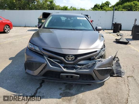 2021 Toyota Camry SE Nightshade z VIN 4T1G11AK0MU442479, wystawiony jako Copart lot #68267295 z przebiegiem 140 960 mil mil oraz Szkoda całkowita • Salvage title. Historia ofert i sprzedaży dostępna na DreamBid. Obrazek 5.