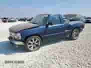 2000 GMC Sierra 1500 SL с VIN 1GTEC14W5YZ197935, выставлен на аукционе Copart как лот 67078935 с пробегом 266 755 миль миль и Списание • Salvage title. История ставок и продаж доступна на DreamBid. Изображение 1.