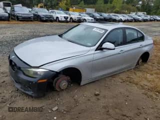 2014 BMW 3 Series 320i xDrive с VIN WBA3C3G55ENS68282, выставлен на аукционе Copart как лот 81674865 с пробегом 206 902 миль миль и Чистый • Clean title. История ставок и продаж доступна на DreamBid. Изображение 1.