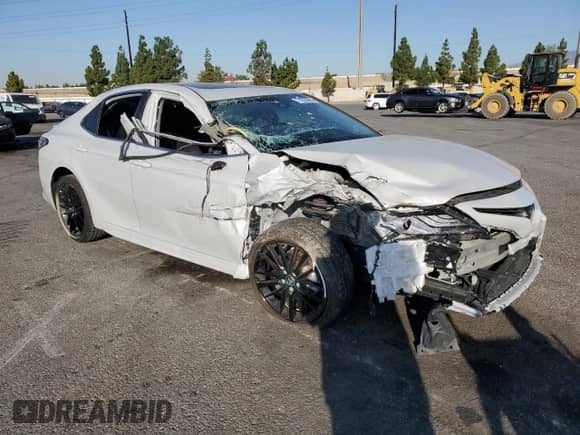 2023 Toyota Camry Hybrid XSE z VIN 4T1K31AK4PU059220, wystawiony jako Copart lot #71520905 z przebiegiem 45 489 mil mil oraz Szkoda całkowita • Salvage title. Historia ofert i sprzedaży dostępna na DreamBid. Obrazek 4.