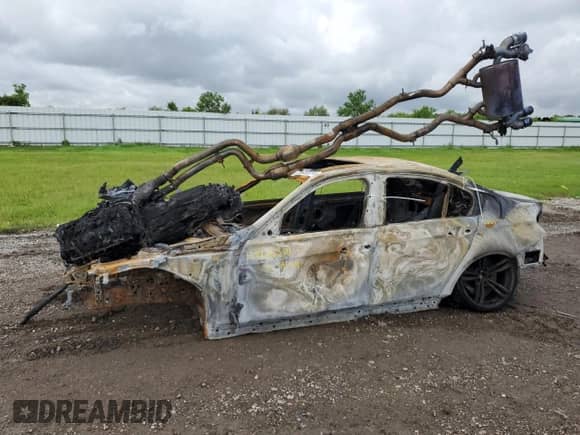 2017 BMW M3 z VIN WBS8M9C59H5G84768, wystawiony jako Copart lot #71323284 z przebiegiem Nie podano mil oraz Nie do naprawy • Non repairable. Historia ofert i sprzedaży dostępna na DreamBid. Obrazek 1.