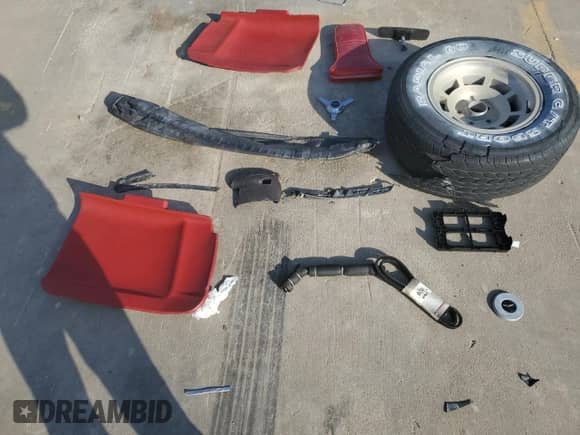 1977 Chevrolet Corvette z VIN 1Z37L7S435042, wystawiony jako Copart lot #44217135 z przebiegiem 72 182 mil mil oraz Czysty tytuł • Clean title. Historia ofert i sprzedaży dostępna na DreamBid. Obrazek 12.