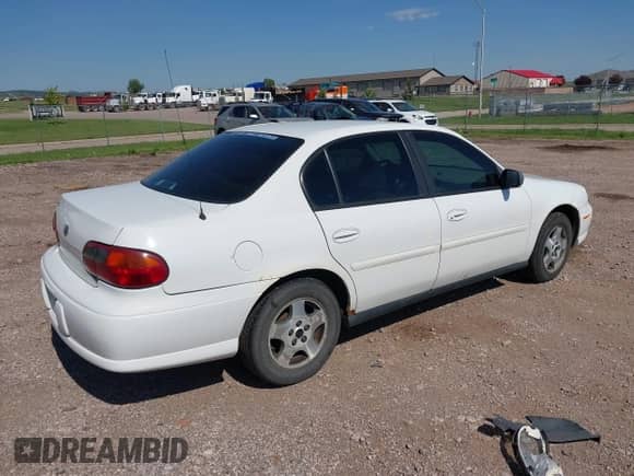2004 Chevrolet Malibu Classic with VIN 1G1ND52F04M676254, listed as a IAAI auction lot 42672092 with 240,170 mi miles and . Bid and sale history available at DreamBid. Image 4.
