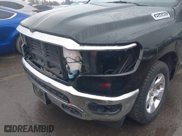 2020 Ram 1500 Big Horn z VIN 1C6RREFG1LN333692, wystawiony jako IAAI lot #41517721 z przebiegiem 67 046 mil mil oraz . Historia ofert i sprzedaży dostępna na DreamBid. Obrazek 6.