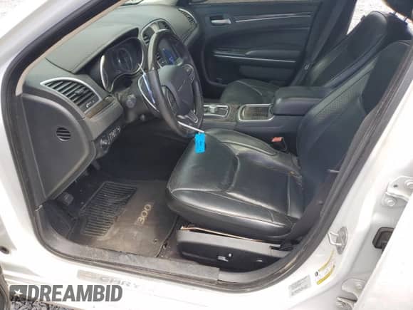 2017 Chrysler 300 C with VIN 2C3CCAET6HH582291, listed as a Copart auction lot 57104755 with 117,085 mi miles and Salvage title. Bid and sale history available at DreamBid. Image 7.