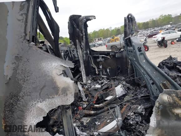 2015 Ford F-150 XLT z VIN 1FTFX1EG4FFD00552, wystawiony jako IAAI lot #42040241 z przebiegiem Nie podano mil oraz . Historia ofert i sprzedaży dostępna na DreamBid. Obrazek 8.