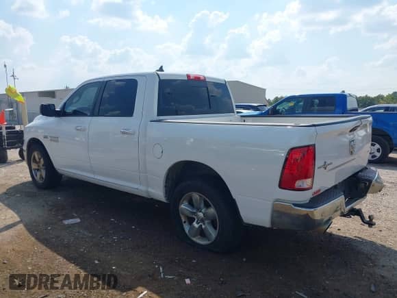 2017 Ram 1500 Lone Star z VIN 1C6RR6LTXHS536418, wystawiony jako IAAI lot #43237445 z przebiegiem 180 509 mil mil oraz . Historia ofert i sprzedaży dostępna na DreamBid. Obrazek 3.