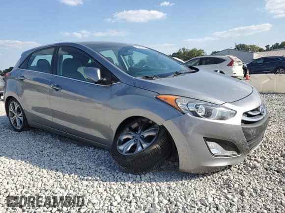 2015 Hyundai Elantra z VIN KMHD35LH2FU238694, wystawiony jako Copart lot #81347335 z przebiegiem 113 601 mil mil oraz Szkoda całkowita • Salvage title. Historia ofert i sprzedaży dostępna na DreamBid. Obrazek 4.