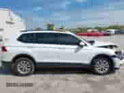 2019 Volkswagen Tiguan S с VIN 3VV0B7AX0KM027036, выставлен на аукционе IAAI как лот 42202681 с пробегом 75 192 миль миль и . История ставок и продаж доступна на DreamBid. Изображение 14.