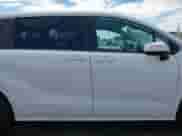 2023 Toyota Sienna LE с VIN 5TDKRKEC7PS154399, выставлен на аукционе IAAI как лот 43433021 с пробегом 51 777 миль миль и . История ставок и продаж доступна на DreamBid. Изображение 14.