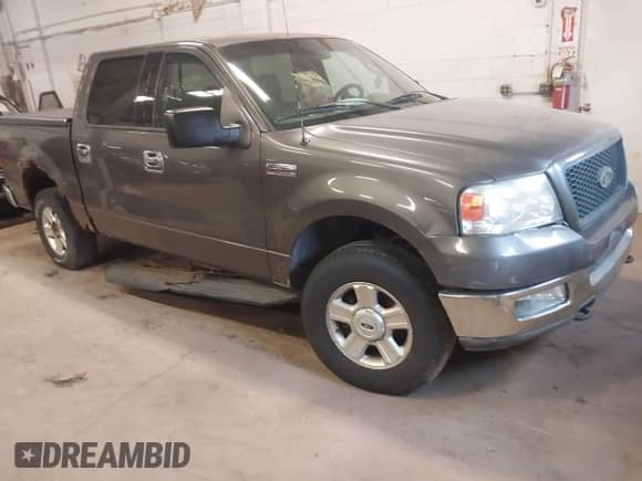 2004 Ford F-150 XLT with VIN 1FTPW14524KC88557, listed as a IAAI auction lot 42641220 with 225,800 mi miles and . Bid and sale history available at DreamBid. Image 1.