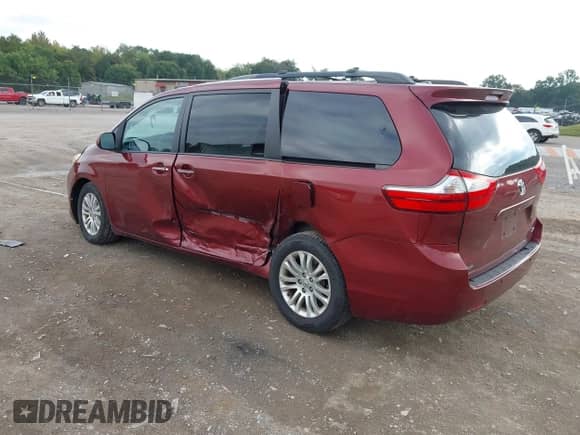 2017 Toyota Sienna XLE z VIN 5TDYZ3DC3HS847876, wystawiony jako IAAI lot #43288058 z przebiegiem 95 784 mil mil oraz . Historia ofert i sprzedaży dostępna na DreamBid. Obrazek 3.