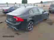 2013 Volvo S60 T6 R-Design Platinum с VIN YV1902FH9D1231456, выставлен на аукционе IAAI как лот 42788938 с пробегом 140 730 миль миль и . История ставок и продаж доступна на DreamBid. Изображение 4.
