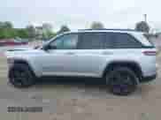 2024 Jeep Grand Cherokee Altitude X с VIN 1C4RJHAG4RC212202, выставлен на аукционе IAAI как лот 42302944 с пробегом 10 604 миль миль и . История ставок и продаж доступна на DreamBid. Изображение 14.