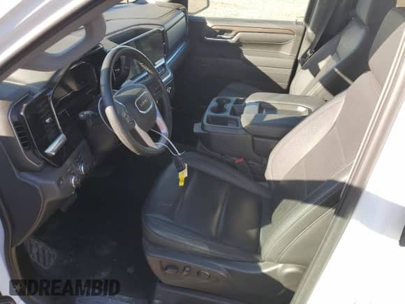 2025 GMC Sierra 1500 SLT with VIN 3GTUUDED5SG258148, listed as a Copart auction lot 89718745 with 19,581 mi miles and Clean title. Bid and sale history available at DreamBid. Image 7.