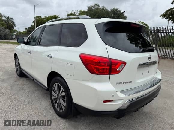 2017 Nissan Pathfinder SL с VIN 5N1DR2MM1HC627750, выставлен на аукционе Copart как лот 60175325 с пробегом 83 893 миль миль и На запчасти • Non repairable. История ставок и продаж доступна на DreamBid. Изображение 2.