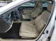 2013 Acura TL z VIN 19UUA8F22DA004106, wystawiony jako Copart lot #84404585 z przebiegiem Nie podano mil oraz Szkoda całkowita • Salvage title. Historia ofert i sprzedaży dostępna na DreamBid. Obrazek 7.