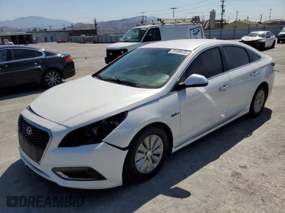2016 Hyundai Sonata SE с VIN KMHE24L15GA018991, выставлен на аукционе Copart как лот 70188475 с пробегом 116 438 миль миль и Списание • Salvage title. История ставок и продаж доступна на DreamBid. Изображение 1.