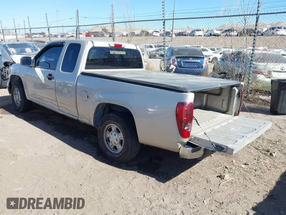 2004 Chevrolet Colorado Z71 with VIN 1GCCS196348189447, listed as a IAAI auction lot 41501190 with 210,276 mi miles and . Bid and sale history available at DreamBid. Image 3.