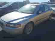 2004 Volvo S60 с VIN YV1RS59V242388043, выставлен на аукционе IAAI как лот 43505136 с пробегом 176 188 миль миль и . История ставок и продаж доступна на DreamBid. Изображение 2.