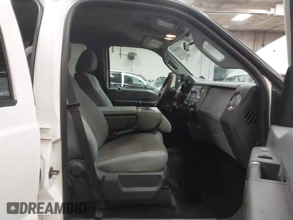 2011 Ford F-250 XL с VIN 1FT7W2B68BEC78709, выставлен на аукционе IAAI как лот 41363053 с пробегом 139 701 миль миль и . История ставок и продаж доступна на DreamBid. Изображение 5.