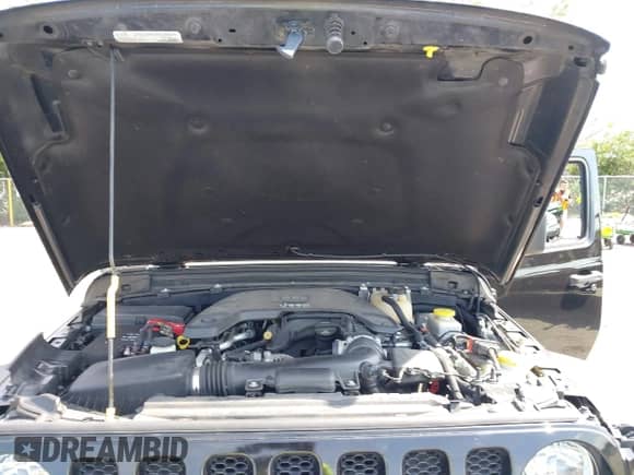 2019 Jeep Wrangler Sport S with VIN 1C4GJXAG2KW664395, listed as a IAAI auction lot 42683888 with 72,742 mi miles and . Bid and sale history available at DreamBid. Image 10.