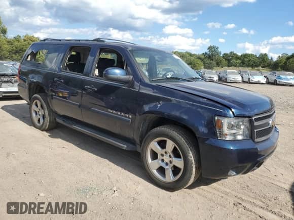 2008 Chevrolet Suburban LTZ z VIN 1GNFK16378R110375, wystawiony jako Copart lot #70860845 z przebiegiem 235 448 mil mil oraz Szkoda całkowita • Salvage title. Historia ofert i sprzedaży dostępna na DreamBid. Obrazek 4.