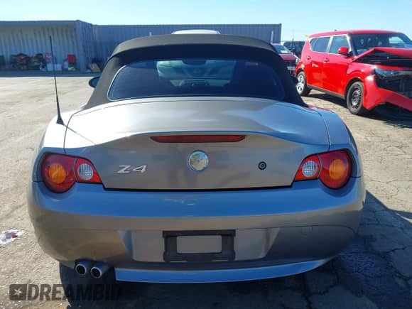 2003 BMW Z4 3.0i with VIN 4USBT53463LT22151, listed as a IAAI auction lot 41750559 with 64,015 mi miles and . Bid and sale history available at DreamBid. Image 16.