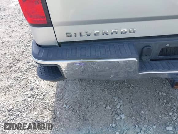 2015 Chevrolet Silverado 1500 LT z VIN 1GCRCREC4FZ380888, wystawiony jako IAAI lot #42831178 z przebiegiem 179 915 mil mil oraz . Historia ofert i sprzedaży dostępna na DreamBid. Obrazek 18.