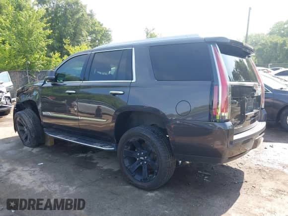2017 Cadillac Escalade Luxury with VIN 1GYS4BKJ8HR178562, listed as a IAAI auction lot 42465045 with 175,260 mi miles and . Bid and sale history available at DreamBid. Image 3.