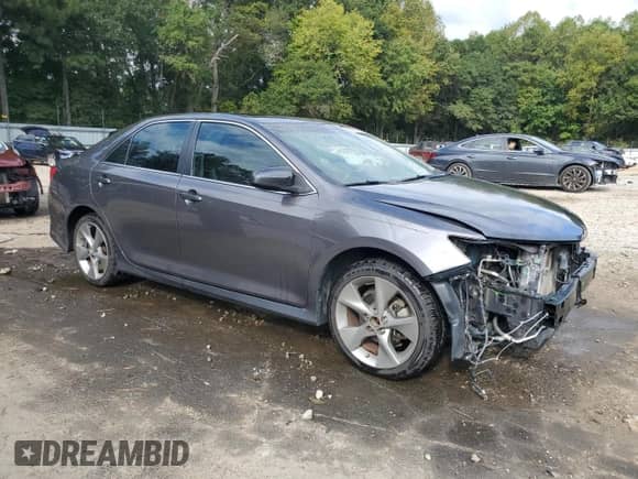 2014 Toyota Camry SE with VIN 4T1BK1FK5EU545429, listed as a Copart auction lot 83930235 with 177,384 mi miles and Salvage title. Bid and sale history available at DreamBid. Image 4.