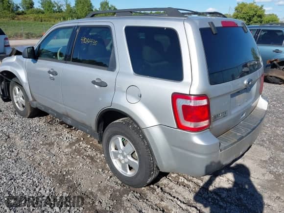 2011 Ford Escape XLT с VIN 1FMCU9D7XBKB01272, выставлен на аукционе IAAI как лот 43086435 с пробегом 122 998 миль миль и . История ставок и продаж доступна на DreamBid. Изображение 3.