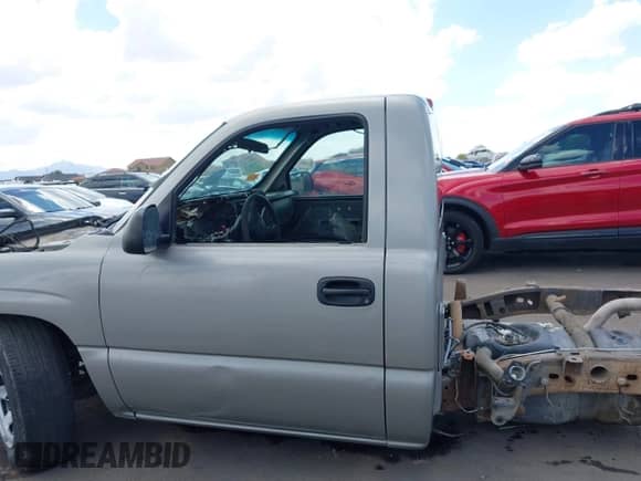 2000 GMC Sierra 1500 SL с VIN 1GTEC14W0YZ299238, выставлен на аукционе IAAI как лот 42806106 с пробегом Не указан миль и . История ставок и продаж доступна на DreamBid. Изображение 13.