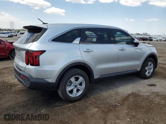 2022 Kia Sorento LX with VIN 5XYRGDLC4NG099682, listed as a Copart auction lot 70008345 with 64,865 mi miles and Salvage title. Bid and sale history available at DreamBid. Image 3.