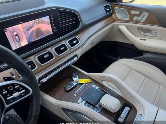 2020 Mercedes-Benz GLS 450 z VIN 4JGFF5KE6LA267913, wystawiony jako IAAI lot #42950817 z przebiegiem 101 246 mil mil oraz . Historia ofert i sprzedaży dostępna na DreamBid. Obrazek 13.