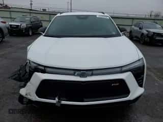 2024 Chevrolet Blazer EV eAWD RS z VIN 3GNKDCRJ3RS179335, wystawiony jako Copart lot #43550265 z przebiegiem 3 870 mil mil oraz Szkoda całkowita • Salvage title. Historia ofert i sprzedaży dostępna na DreamBid. Obrazek 5.